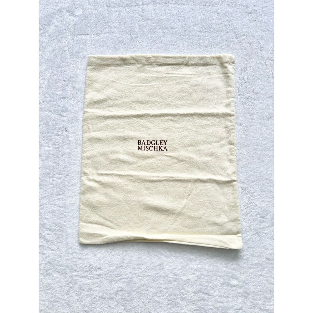 BADGLEY MISCHKA cream colored dust bag ￼
